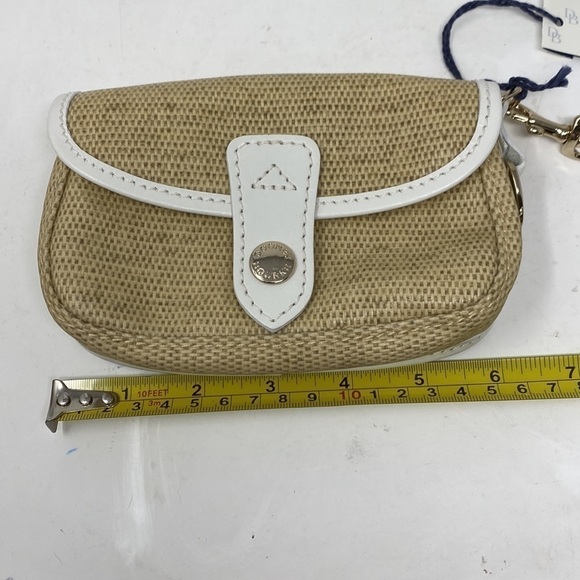 Dooney & Bourke Tan and White Woven Bag - Picture 11 of 13